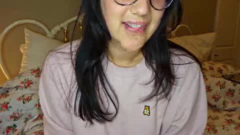 Snapshot of simonesighren chatting on 04/15/26, 05:14 simonesighren online show from 04/15/26, 05:14