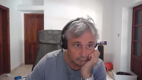 Snapshot of simonthenudist chatting on 11/08/25, 09:31 Simon online show from 11/08/25, 09:31