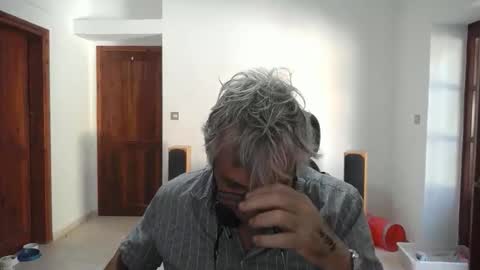 Snapshot of simonthenudist chatting on 11/23/25, 07:52 Simon online show from 11/23/25, 07:52