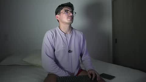 Snapshot of simoon_01 chatting on 02/25/26, 01:04 SIMOON online show from 02/25/26, 01:04