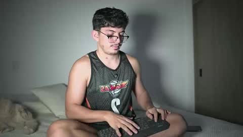 Snapshot of simoon_01 chatting on 02/28/26, 01:39 SIMOON online show from 02/28/26, 01:39