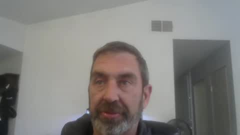 Snapshot of simplesamesq chatting on 11/11/25, 06:30 simplesamesq online show from 11/11/25, 06:30