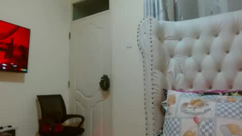 simply_eve1 online show from 02/13/26, 11:34