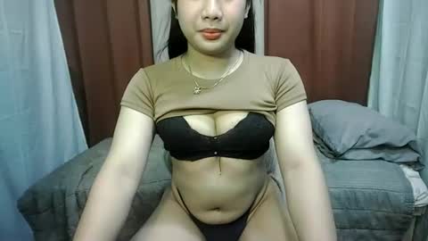 Snapshot of simply_francine chatting on 04/06/26, 06:42 simply francine online show from 04/06/26, 06:42