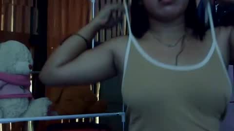 Snapshot of simply_y0urs chatting on 10/22/25, 06:13 simply_y0urs online show from 10/22/25, 06:13