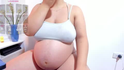 Snapshot of simply_zoe___ chatting on 04/13/26, 06:13 zoe online show from 04/13/26, 06:13