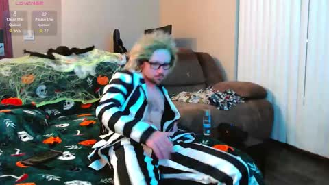 Husky Dad online show from 11/01/25, 03:19