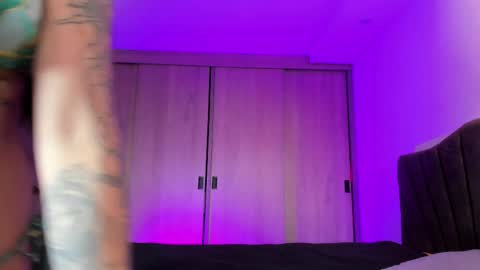 Snapshot of sin_ner34 chatting on 04/01/26, 07:55 Sunny online show from 04/01/26, 07:55