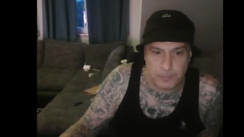 Snapshot of sinalco1975 chatting on 04/19/26, 04:12 sinalco1975 online show from 04/19/26, 04:12