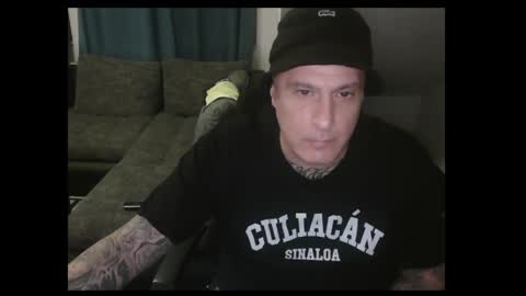 Snapshot of sinalco1975 chatting on 05/01/26, 01:54 sinalco1975 online show from 05/01/26, 01:54