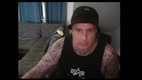 Snapshot of sinalco1975 chatting on 05/03/26, 01:44 sinalco1975 online show from 05/03/26, 01:44