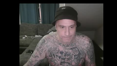 Snapshot of sinalco1975 chatting on 05/13/26, 01:47 sinalco1975 online show from 05/13/26, 01:47