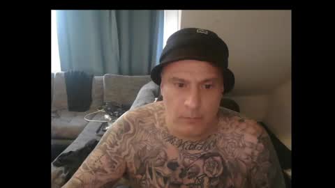 Snapshot of sinalco1975 chatting on 05/16/26, 05:15 sinalco1975 online show from 05/16/26, 05:15
