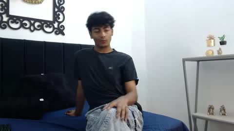 Snapshot of sinboy_ chatting on 04/20/26, 11:02 online show from 04/20/26, 11:02