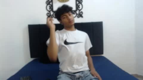 Snapshot of sinboy_ chatting on 04/21/26, 11:05 online show from 04/21/26, 11:05