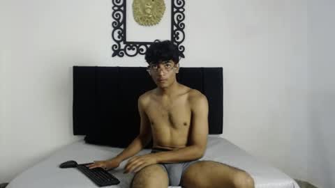 Snapshot of sinboy_ chatting on 05/05/26, 07:00 online show from 05/05/26, 07:00