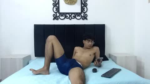 Snapshot of sinboy_ chatting on 05/14/26, 07:31 online show from 05/14/26, 07:31