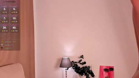 Naomi online show from 02/18/25, 06:47