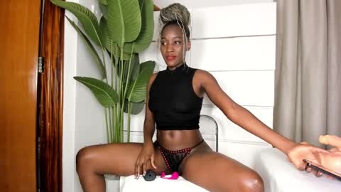 sincerre9_tara online show from 02/13/25, 08:48