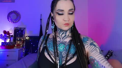 Ms. Sindel online show from 12/25/24, 01:30