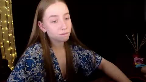 Snapshot of sindiwatsoon chatting on 06/09/26, 05:35 Sindi online show from 06/09/26, 05:35