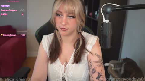 Snapshot of sinforyou_ chatting on 03/26/26, 08:36 wwoooooooooooof online show from 03/26/26, 08:36