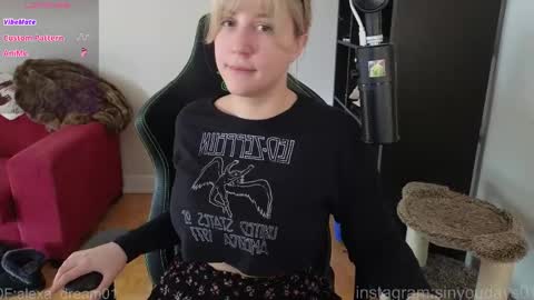 Snapshot of sinforyou_ chatting on 04/02/26, 03:53 wwoooooooooooof online show from 04/02/26, 03:53