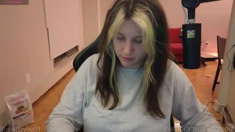 Snapshot of sinforyou_ chatting on 04/26/26, 12:41 wwoooooooooooof online show from 04/26/26, 12:41