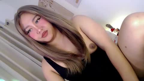 Snapshot of sinfulsiren28x chatting on 04/03/26, 01:20 ANDREA online show from 04/03/26, 01:20