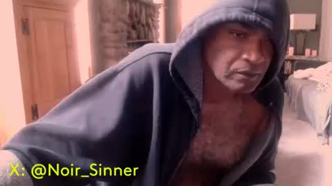 Snapshot of sinnernoir chatting on 10/17/25, 08:00 My Name Is..............................John online show from 10/17/25, 08:00