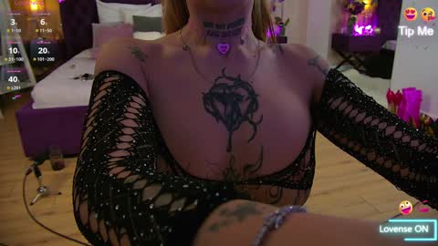 Snapshot of sinners_muse chatting on 02/02/25, 08:30 Sinners Muse online show from 02/02/25, 08:30