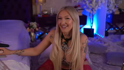 Snapshot of sinners_muse chatting on 10/03/25, 08:11 Sinners Muse online show from 10/03/25, 08:11