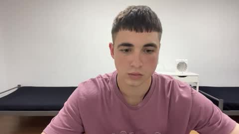 Snapshot of sinnglesexsex chatting on 10/07/25, 06:16 Dan online show from 10/07/25, 06:16