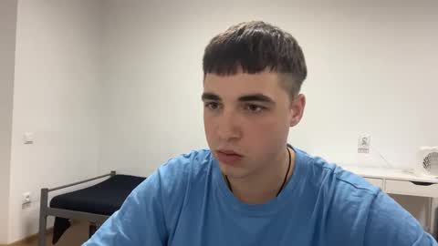 Snapshot of sinnglesexsex chatting on 10/10/25, 06:29 Dan online show from 10/10/25, 06:29