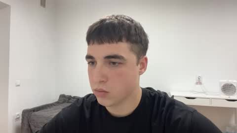 Snapshot of sinnglesexsex chatting on 10/22/25, 06:29 Dan online show from 10/22/25, 06:29