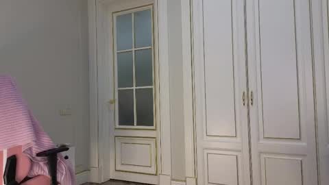 Snapshot of sinsemillaa chatting on 05/30/26, 04:15 Ellie online show from 05/30/26, 04:15