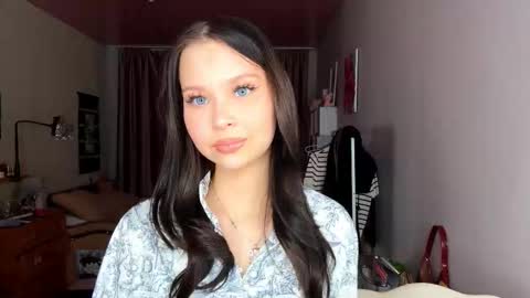 Emma online show from 11/17/25, 11:05