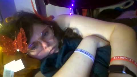 Siofra online show from 11/20/25, 01:17