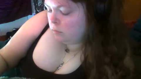 Snapshot of siofra chatting on 04/18/26, 10:32 Siofra online show from 04/18/26, 10:32
