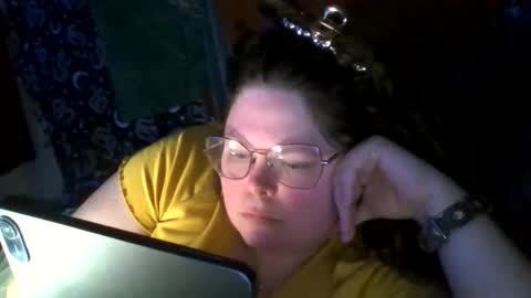 Snapshot of siofra chatting on 04/27/26, 02:31 Siofra online show from 04/27/26, 02:31