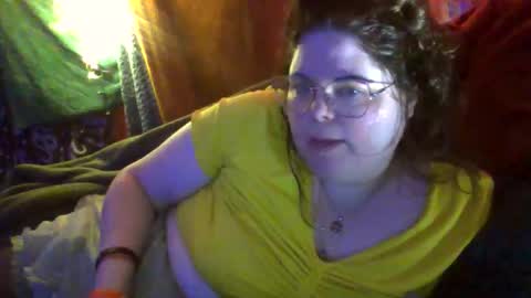 Snapshot of siofra chatting on 04/28/26, 01:48 Siofra online show from 04/28/26, 01:48