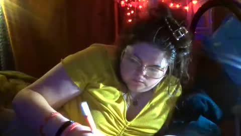 Snapshot of siofra chatting on 04/28/26, 02:27 Siofra online show from 04/28/26, 02:27