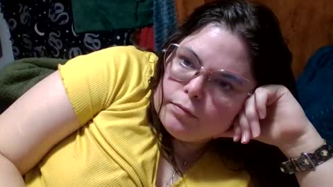 Snapshot of siofra chatting on 04/28/26, 06:35 Siofra online show from 04/28/26, 06:35