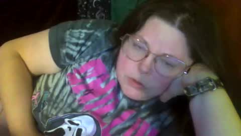 Snapshot of siofra chatting on 05/18/26, 04:18 Siofra online show from 05/18/26, 04:18