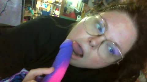 Snapshot of siofra chatting on 07/16/26, 11:00 Siofra online show from 07/16/26, 11:00