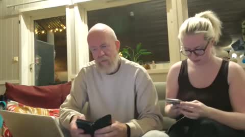 Snapshot of sir_and_essre chatting on 01/05/26, 07:06 Sir Bacchus Miss Essre online show from 01/05/26, 07:06
