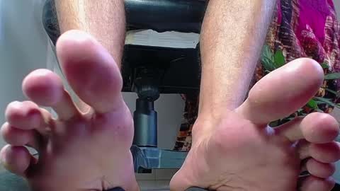 Snapshot of sir_kev66 chatting on 12/28/24, 09:08 only foot                         worshipers here online show from 12/28/24, 09:08