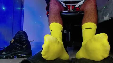 Snapshot of sir_kev66 chatting on 03/16/26, 05:44 only foot worshipers here online show from 03/16/26, 05:44