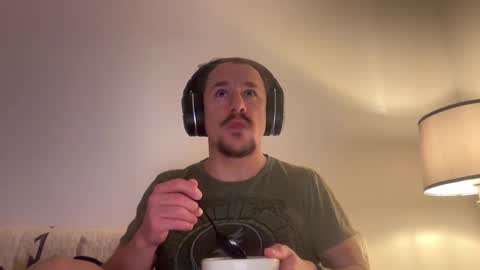 Snapshot of sirbubblesworth chatting on 01/19/25, 06:53 sirbubblesworth online show from 01/19/25, 06:53