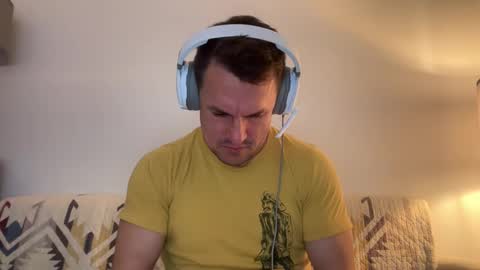 Snapshot of sirbubblesworth chatting on 02/19/25, 07:16 sirbubblesworth online show from 02/19/25, 07:16